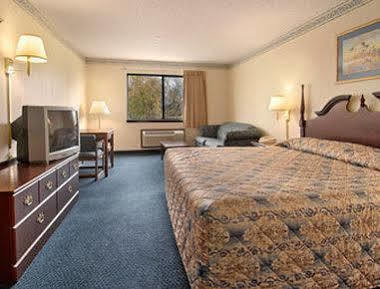 Super 8 By Wyndham Perry Otel Dış mekan fotoğraf